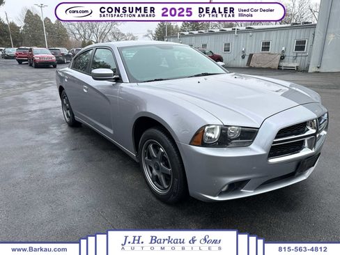 Used 2014 Dodge Charger SXT image 1