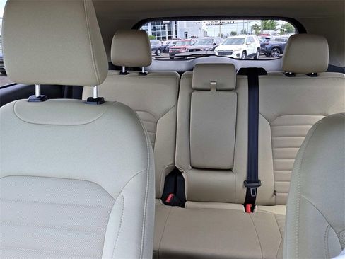 Used 2024 Ford Edge SE image 16