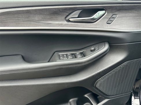 New 2025 Jeep Grand Cherokee Limited w/ Trailer Tow Package image 16