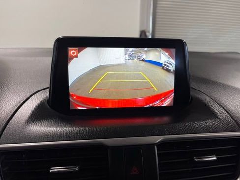 Used 2017 MAZDA MAZDA3 Touring FWD image 28