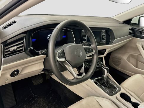 Used 2023 Volkswagen Jetta SE w/ Panoramic Sunroof Package FWD image 18