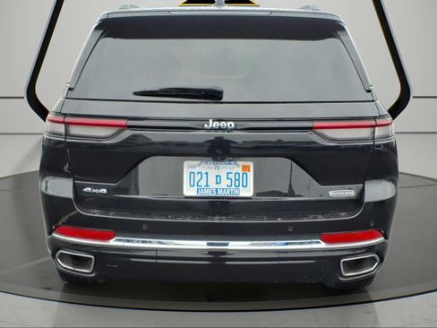 Used 2023 Jeep Grand Cherokee Overland AWD/4WD image 5