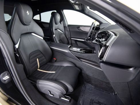 Used 2025 Ferrari Purosangue image 39