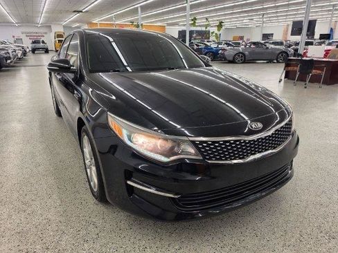 Used 2017 Kia Optima EX FWD image 3