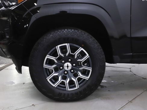 Used 2024 Chevrolet Colorado Z71 w/ Z71 Convenience Package 2 image 28