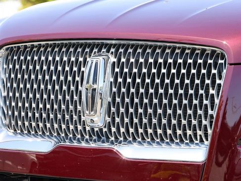 Used 2023 Lincoln Navigator L Reserve AWD/4WD image 10