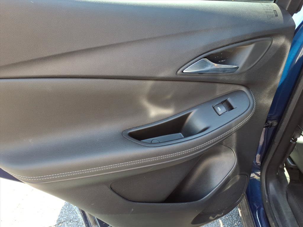 Used 2023 Buick Encore GX Select FWD image 19