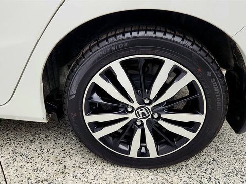 Used 2020 Honda Fit EX image 9