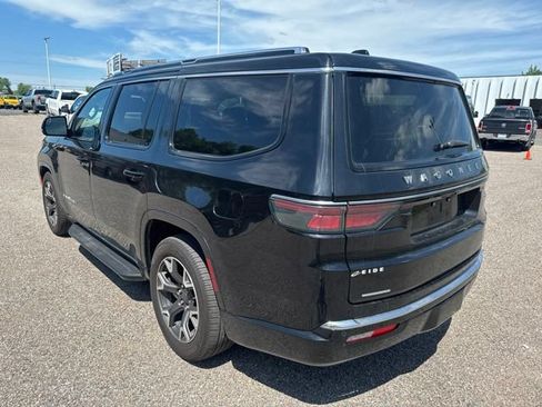 Used 2023 Jeep Wagoneer Series III w/ Preferred Equipment Group AWD/4WD image 7