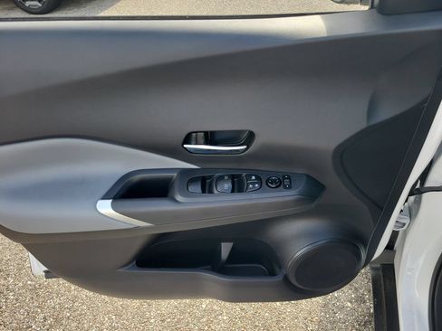 Certified 2023 Nissan Kicks SR w/ SR Premium Package FWD image 12