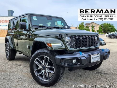 Used 2024 Jeep Wrangler Unlimited w/ Convenience Group AWD/4WD image 1
