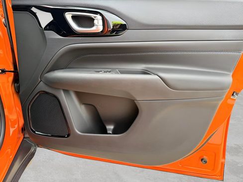 New 2026 Jeep Compass Latitude image 10