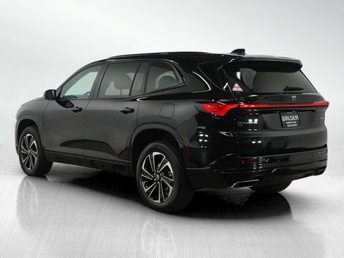 Used 2025 Buick Enclave Sport Touring image 3