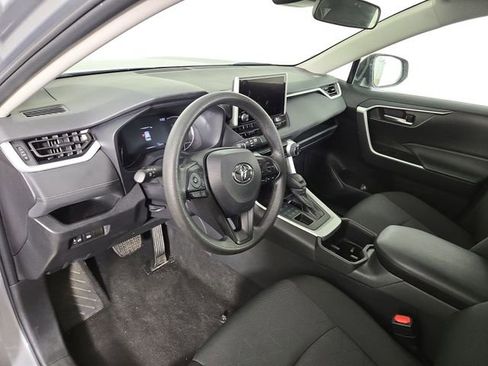 Used 2025 Toyota RAV4 XLE AWD/4WD image 14