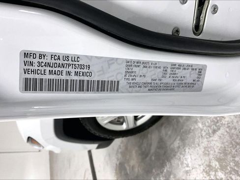 Used 2023 Jeep Compass Sport image 41