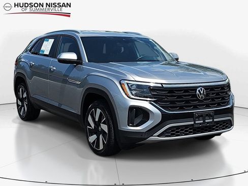 Used 2024 Volkswagen Atlas Cross Sport SE FWD image 1