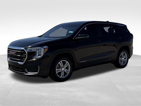 Used 2024 GMC Terrain SLE FWD image 2