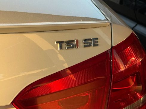 Used 2015 Volkswagen Passat 1.8T Sport FWD image 8