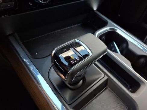 Used 2024 Chevrolet Silverado 1500 High Country w/ High Country Premium Package image 24