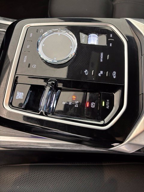 Used 2025 BMW 760i xDrive AWD/4WD image 18