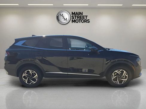 Used 2024 Kia Sportage LX image 6