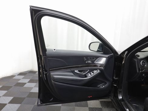 Used 2016 Mercedes-Benz S 550 4MATIC Sedan image 4