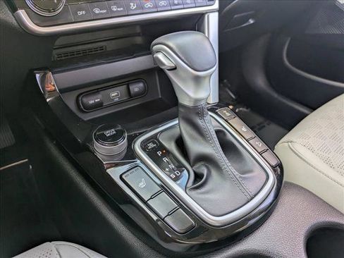 Used 2022 Kia Seltos EX image 11
