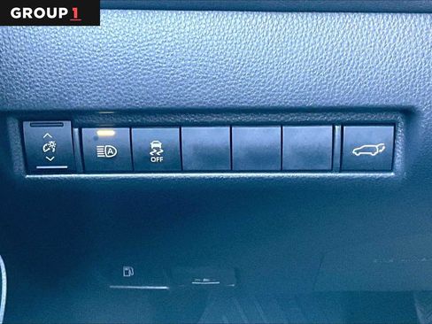 Used 2024 Toyota Venza LE image 34