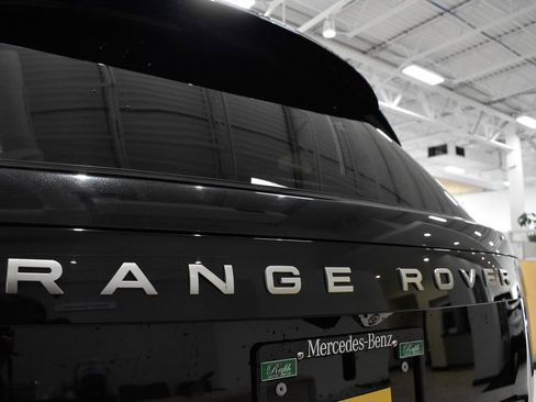 Used 2024 Land Rover Range Rover Long Wheelbase SE AWD/4WD image 12