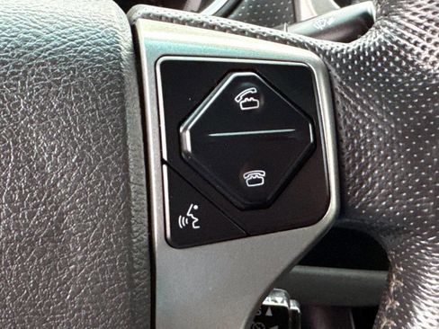 Used 2015 Toyota Tacoma 4x4 Double Cab w/ TRD Off-Road Package image 13