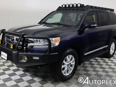 Used 2018 Toyota Land Cruiser AWD/4WD image 9