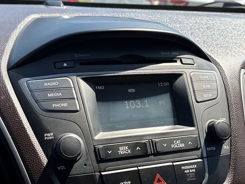 Used 2015 Hyundai Tucson SE image 13