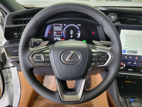 Used 2024 Lexus RZ 300e Premium image 19
