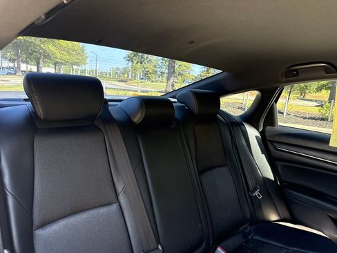 Used 2018 Honda Accord Sport image 33