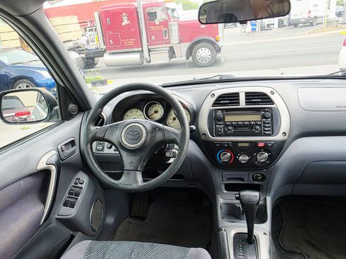Used 2002 Toyota RAV4 4WD image 18