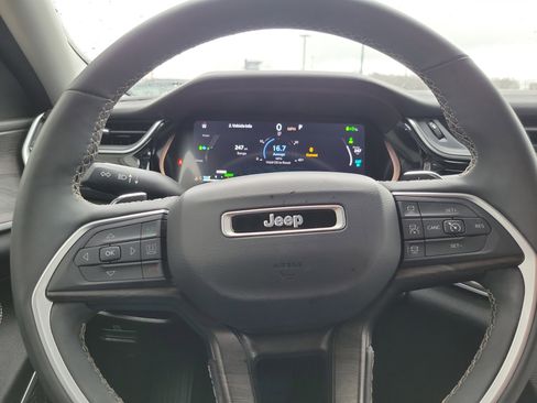 Used 2023 Jeep Grand Cherokee 4WD 4xe image 8