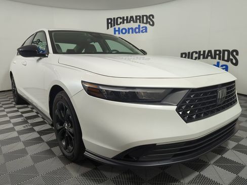 Used 2025 Honda Accord SE image 7