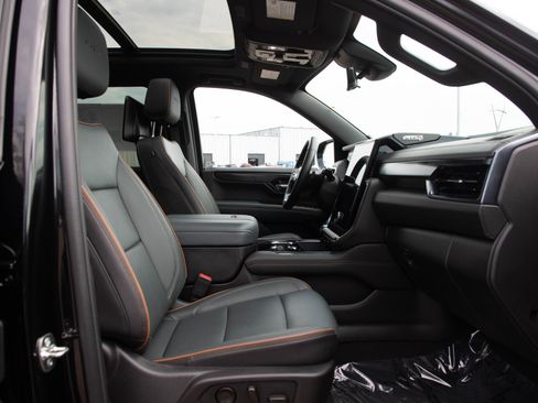 Used 2026 GMC Yukon AT4 w/ AT4 Premium Plus Package AWD/4WD image 13