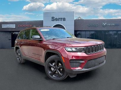 Used 2024 Jeep Grand Cherokee Altitude