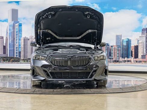 New 2026 BMW 540i xDrive w/ M Sport Package AWD/4WD image 4