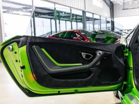 Used 2023 Lamborghini Huracan Tecnica image 16