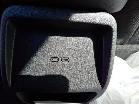 New 2026 Chevrolet Equinox EV LT image 18