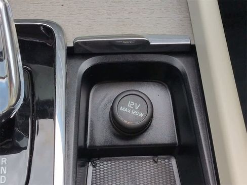 Used 2023 Volvo XC60 B5 Ultimate image 34