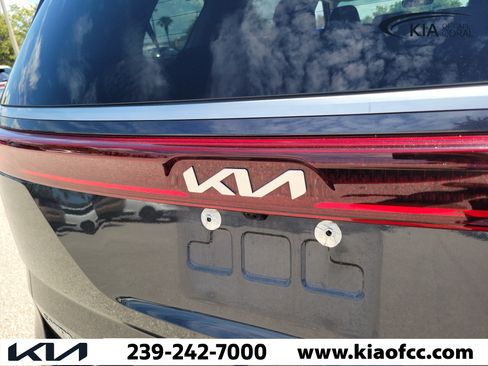 Certified 2023 Kia Carnival EX FWD image 10