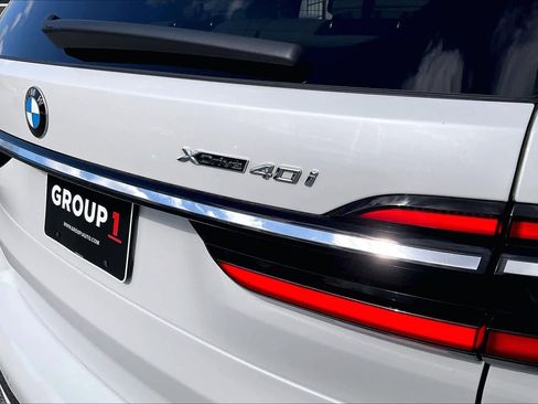 Certified 2024 BMW X7 xDrive40i w/ M Sport Package image 9