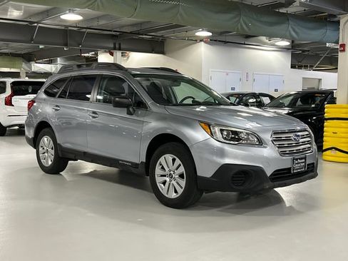 Used 2017 Subaru Outback 2.5i AWD/4WD image 1
