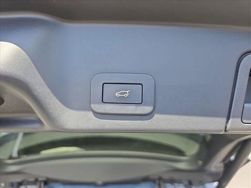 Used 2023 Land Rover Range Rover Evoque R-Dynamic S AWD/4WD image 13