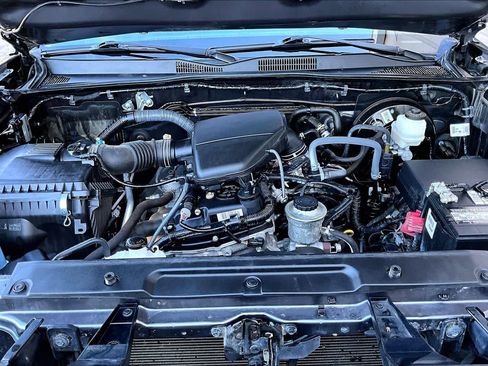 Used 2019 Toyota Tacoma SR image 32