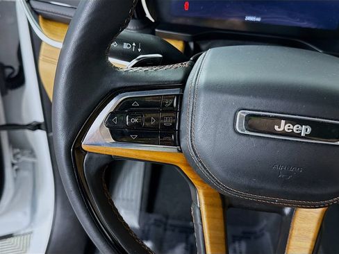 Used 2024 Jeep Grand Cherokee L Summit AWD/4WD image 23