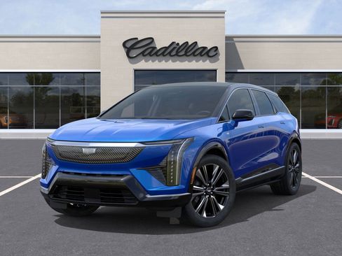 New 2025 Cadillac Optiq Luxury 2 AWD/4WD image 30